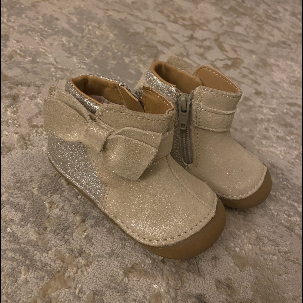 Brand new Stride Rite size 4 sparkly beige booties, with bow